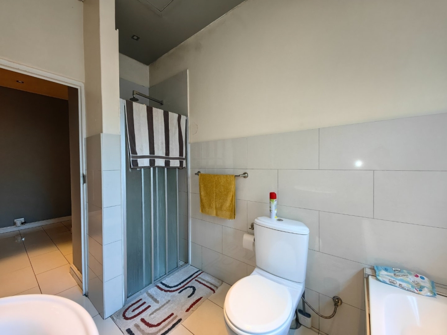 8 Bedroom Property for Sale in Belgravia Western Cape